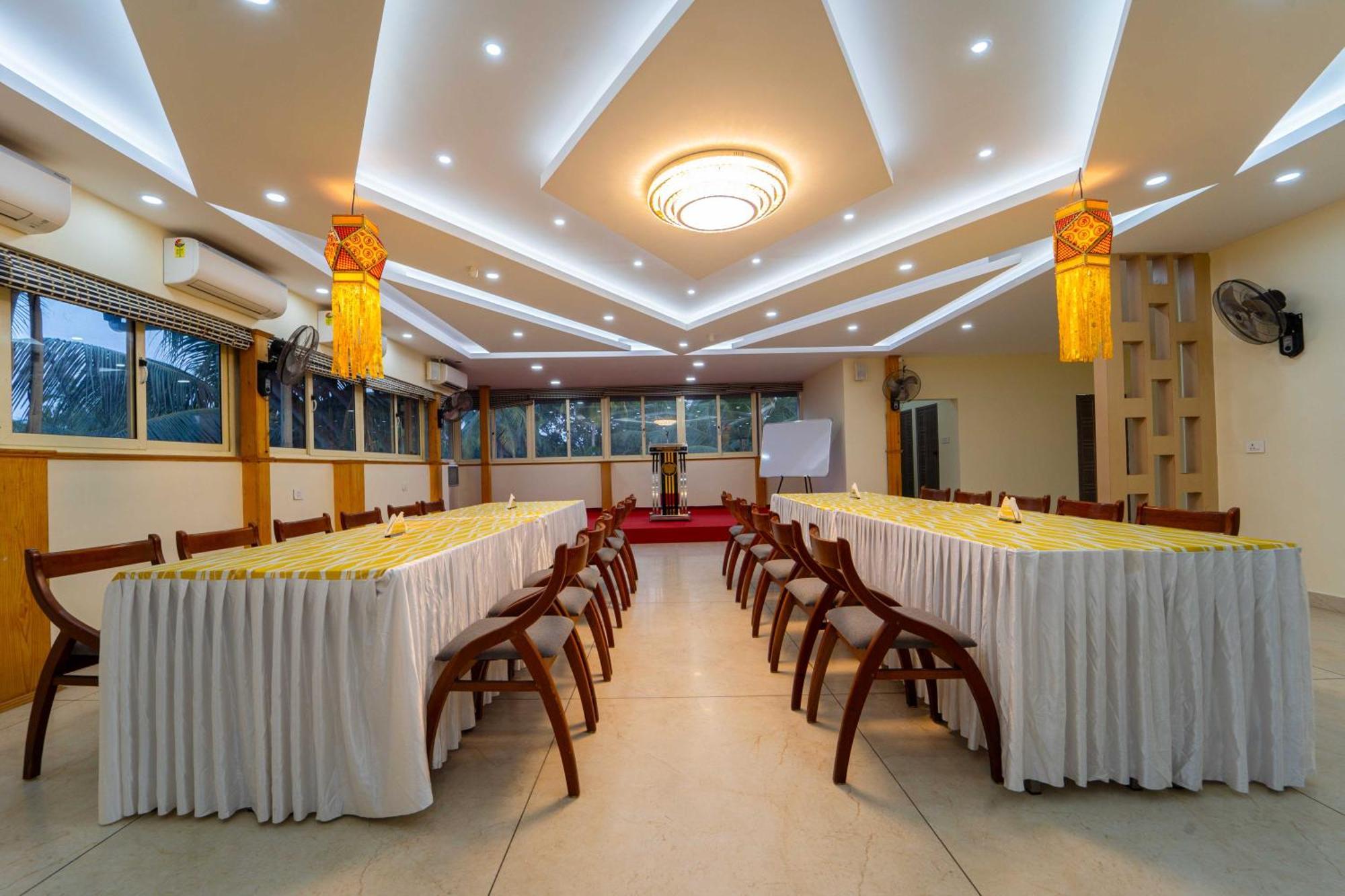 Treebo Sree Varshavilas Regency, 2 Mins From Guruvayoor Temple Guruvayur Exterior photo