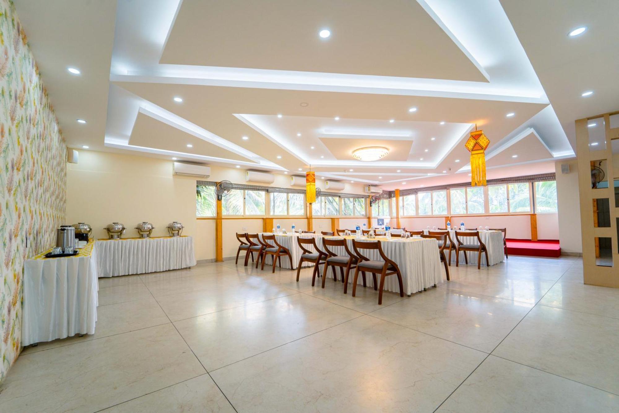 Treebo Sree Varshavilas Regency, 2 Mins From Guruvayoor Temple Guruvayur Exterior photo